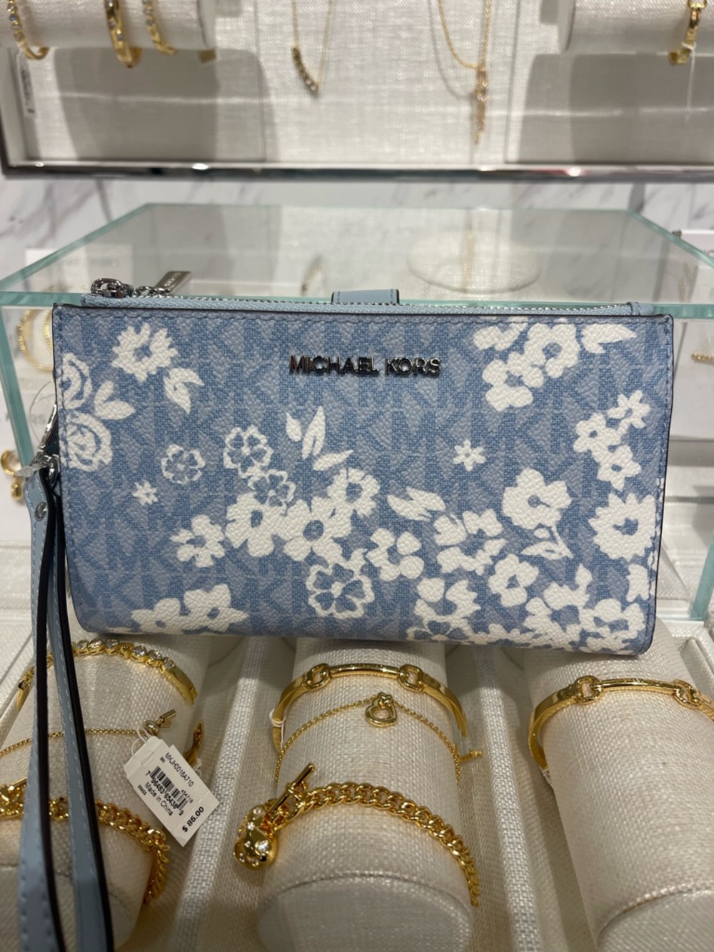MICHAEL KORS JST Lg Double Zip Printed Signature Logo Wristlet
Pale Ocean 
NWT - Picture 12 of 16